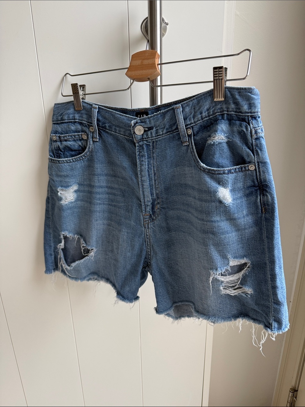 GAP Blue Distressed Denim Cutoff Shorts sz 8